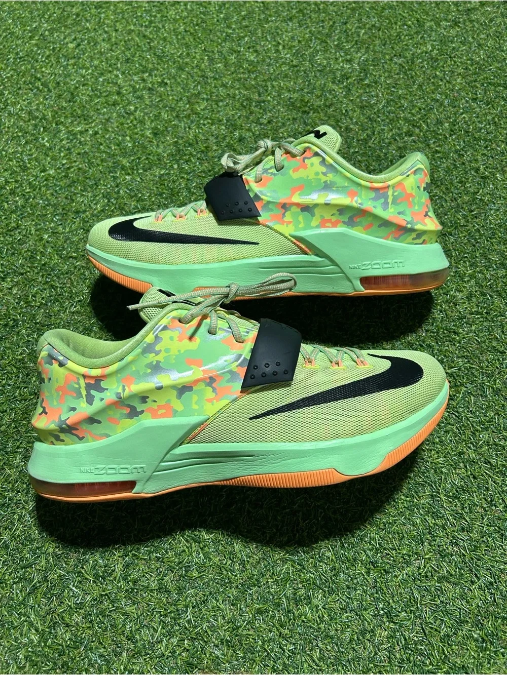 Men’s Nike KD 7 Easter Basketball Sneakers